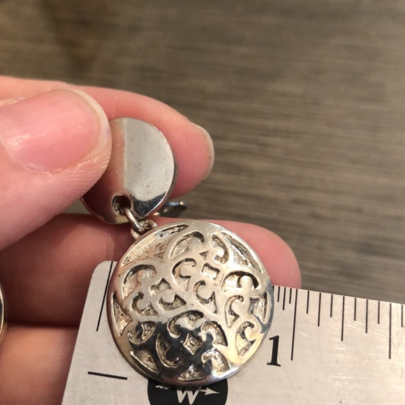 Vintage Clip Earrings Smooth & Filigree Discs Dangles - Picture 11 of 11